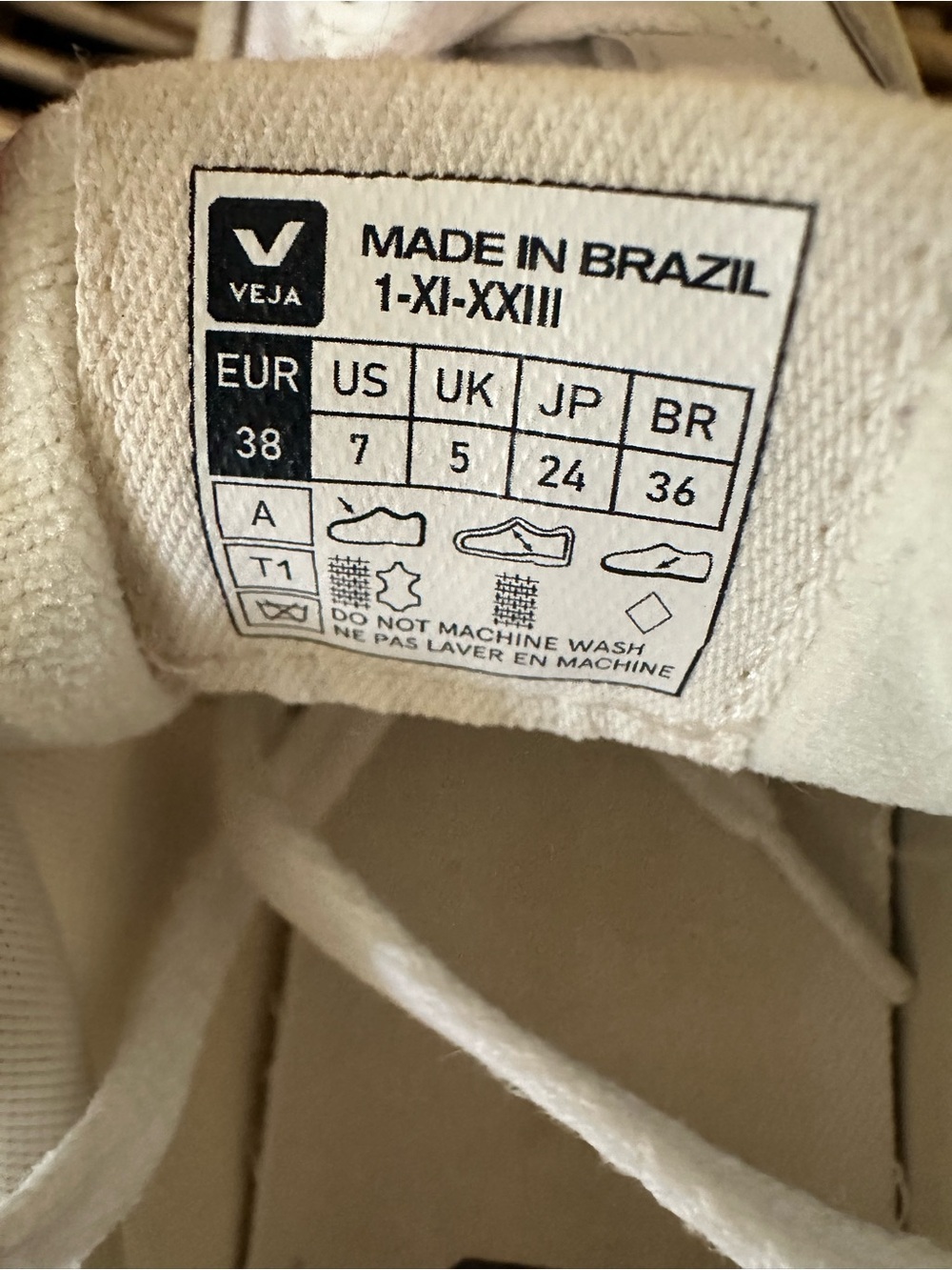 Veja Volley Pierre Sneaker size 38 - Picture 9 of 9